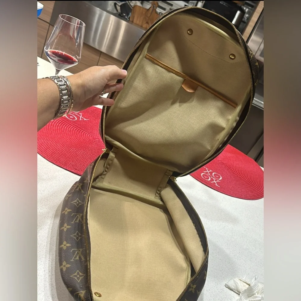 Louis Vuitton Excursion Monogram Handbag - Picture 4 of 9